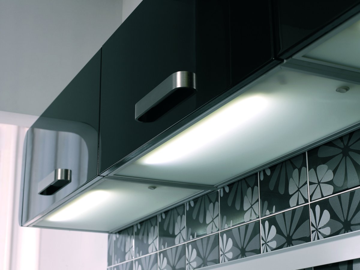 Врезная подсветка в шкаф