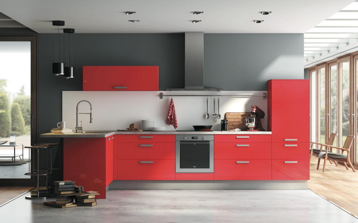 Бежевый шкаф красный фартук