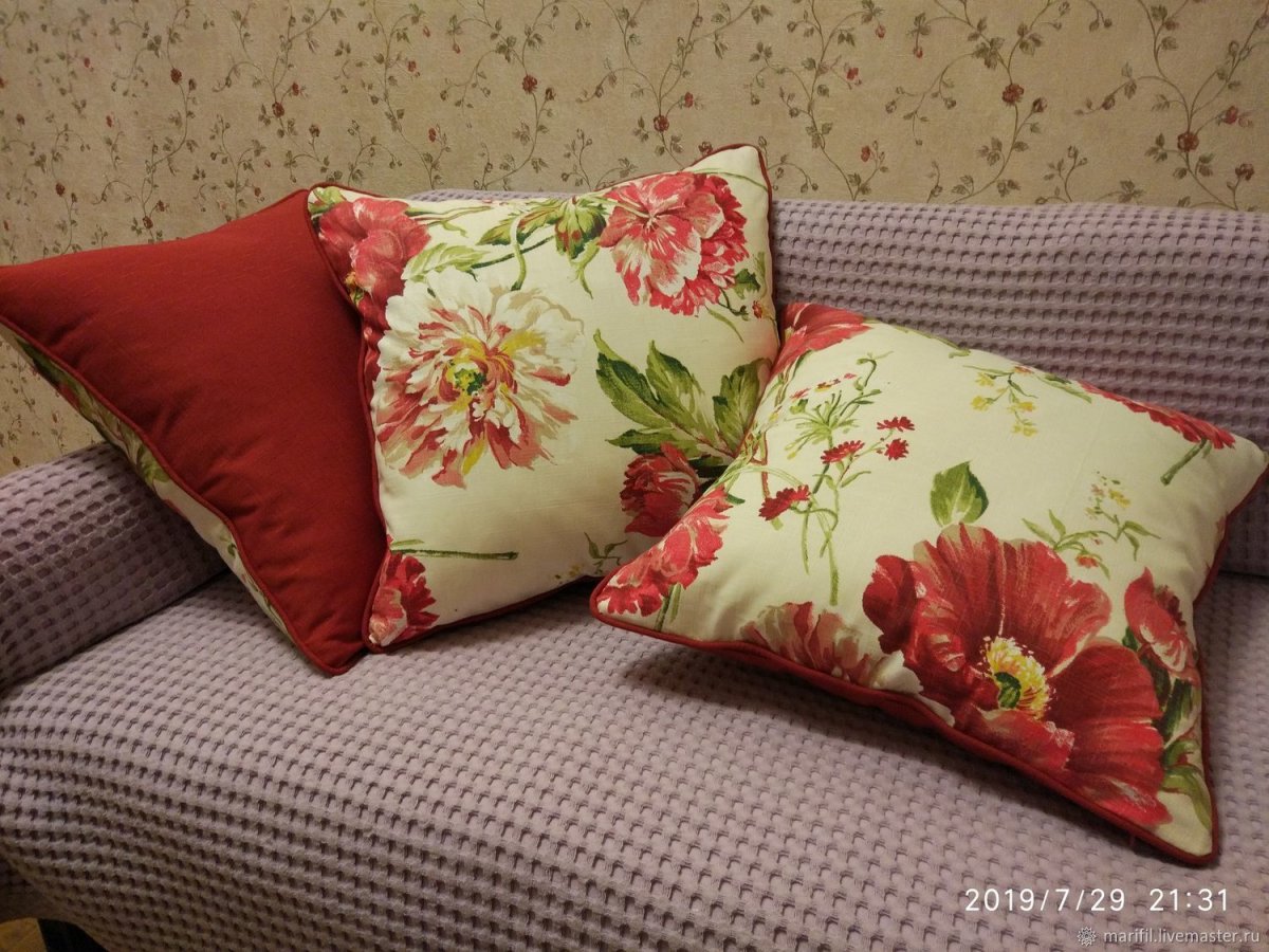 Кот подушка из гобелена