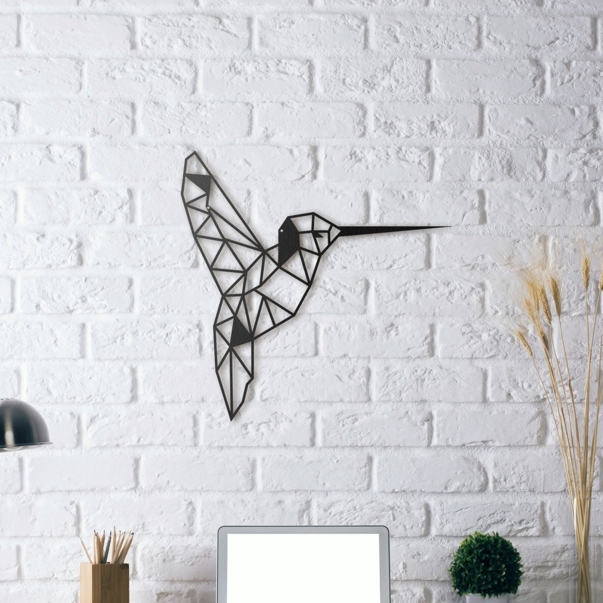 Металлическая декорация на стену