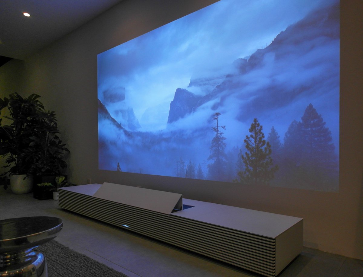 4k Ultra short Throw Projector