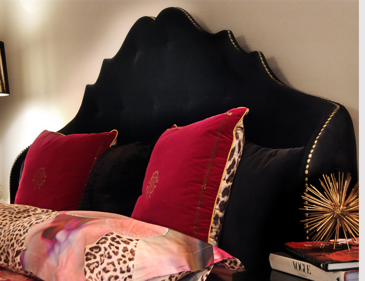 Кровати из бархата