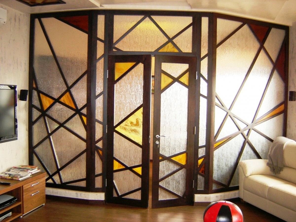 Стеллаж с витражом