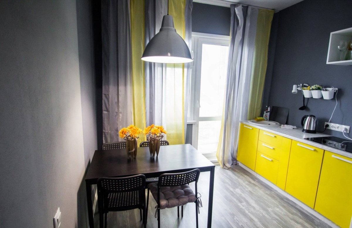 Обои в интерьере кухни