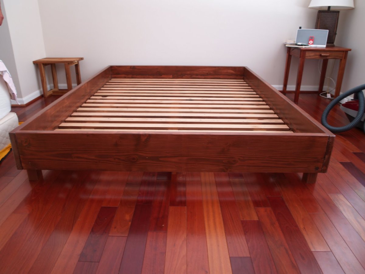 Двуспальная кровать из мебельного щита своими руками