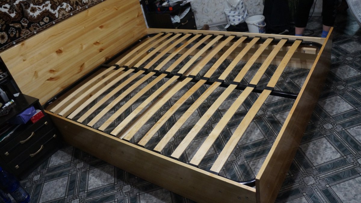 Кровать из тика