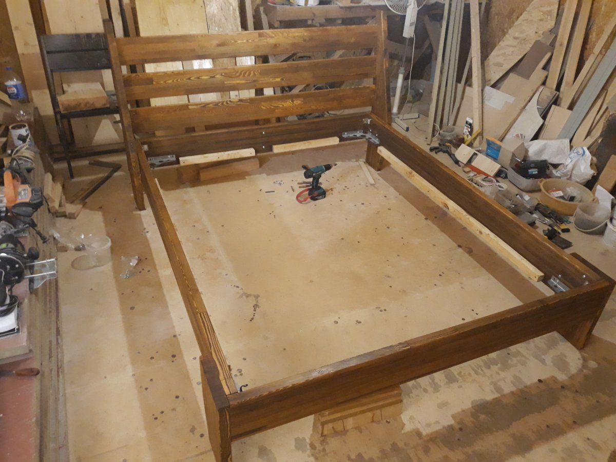 Каркас кровати из мебельного щита