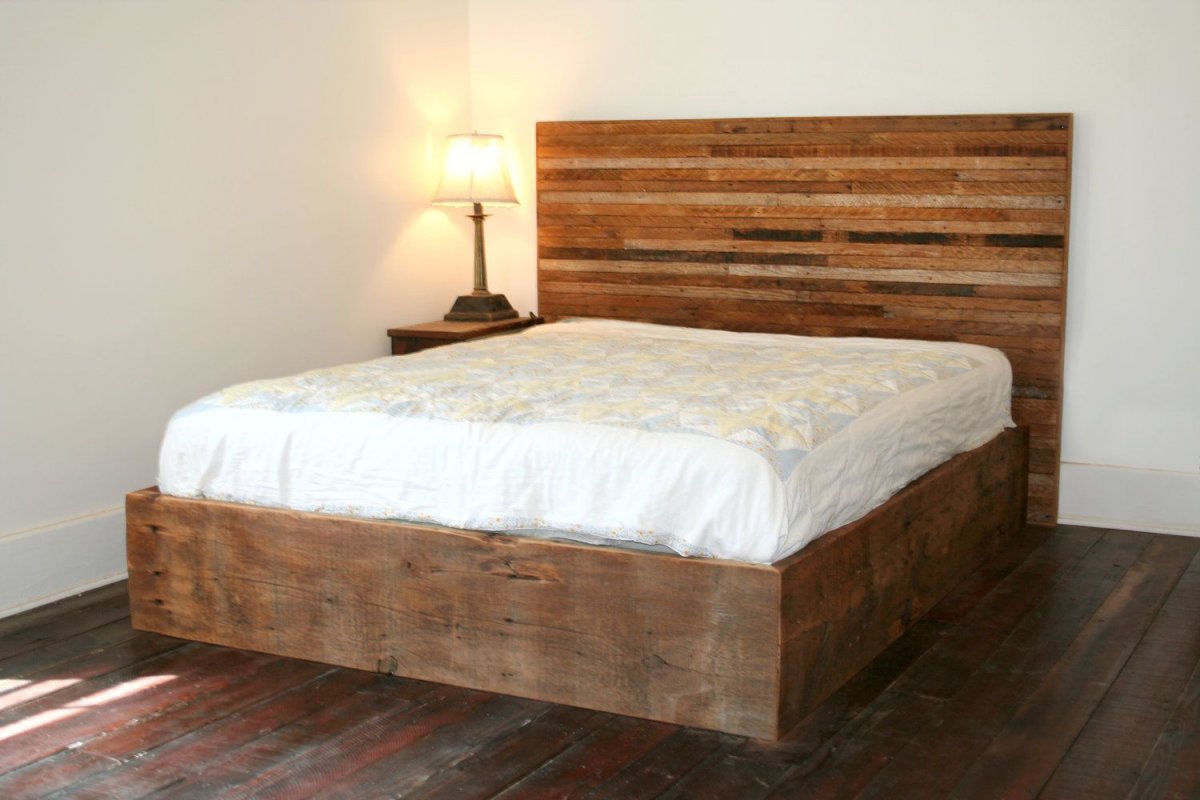 Кровать из досок