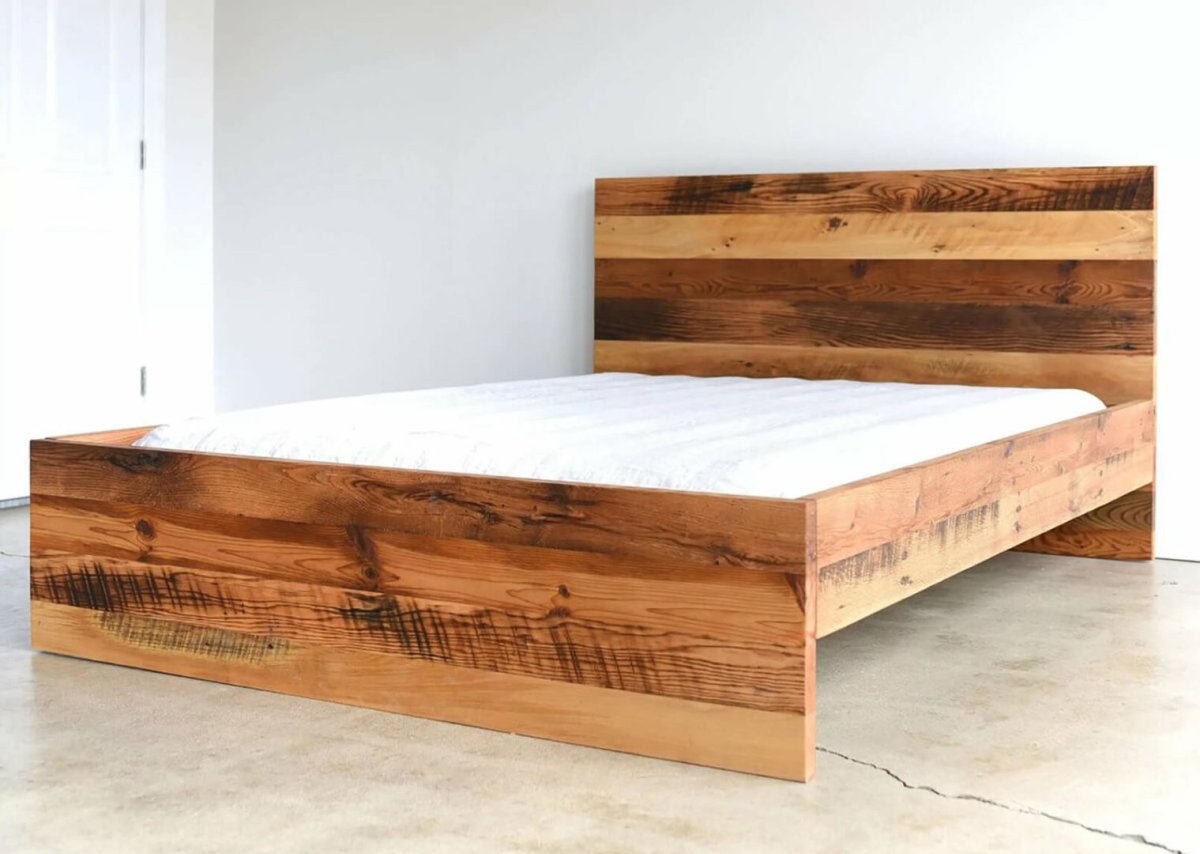 Кровать из мебельного щита с ящиками