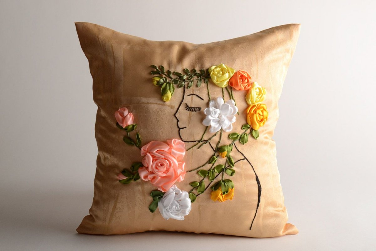 Красивые подушки