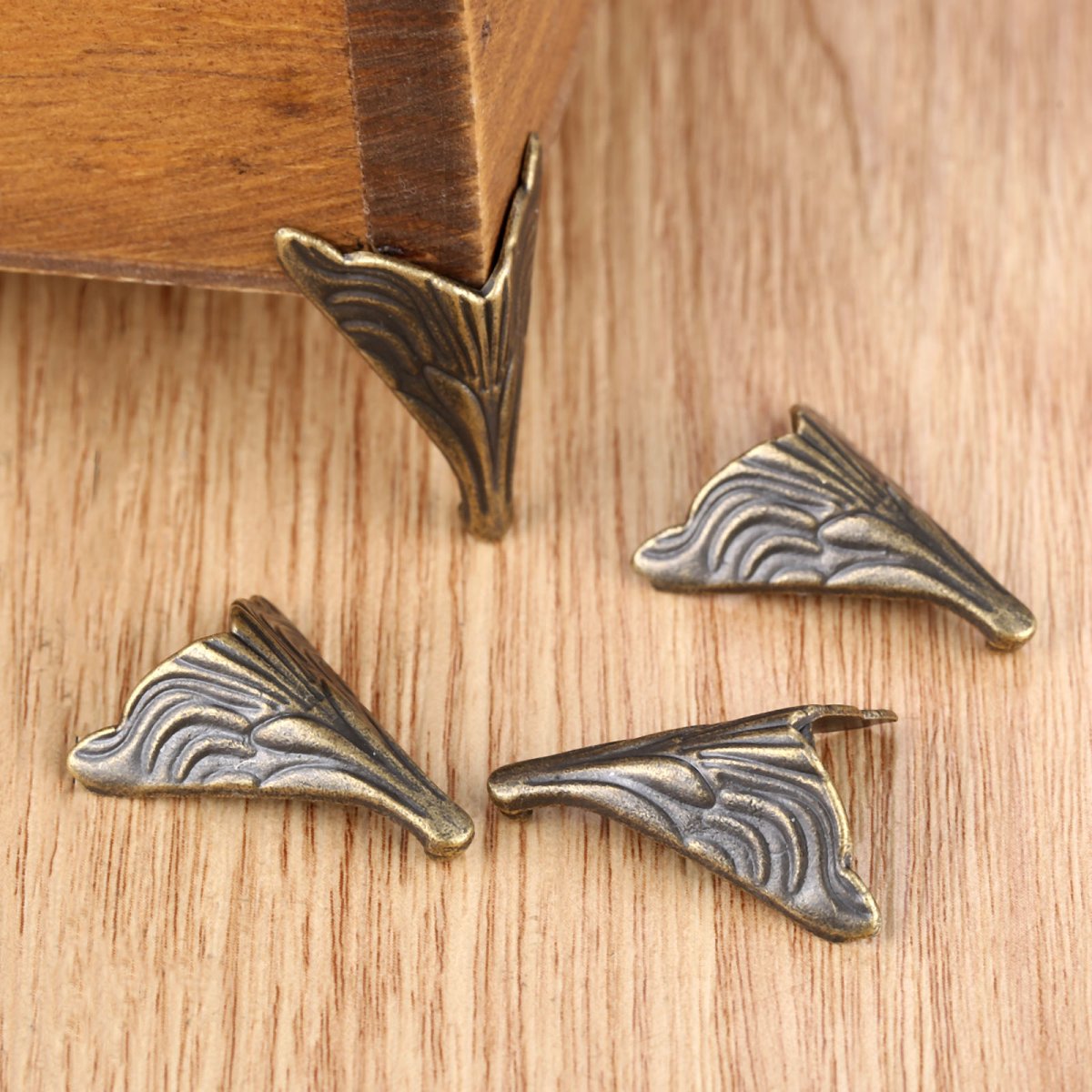 Уголок мебельный 32х32