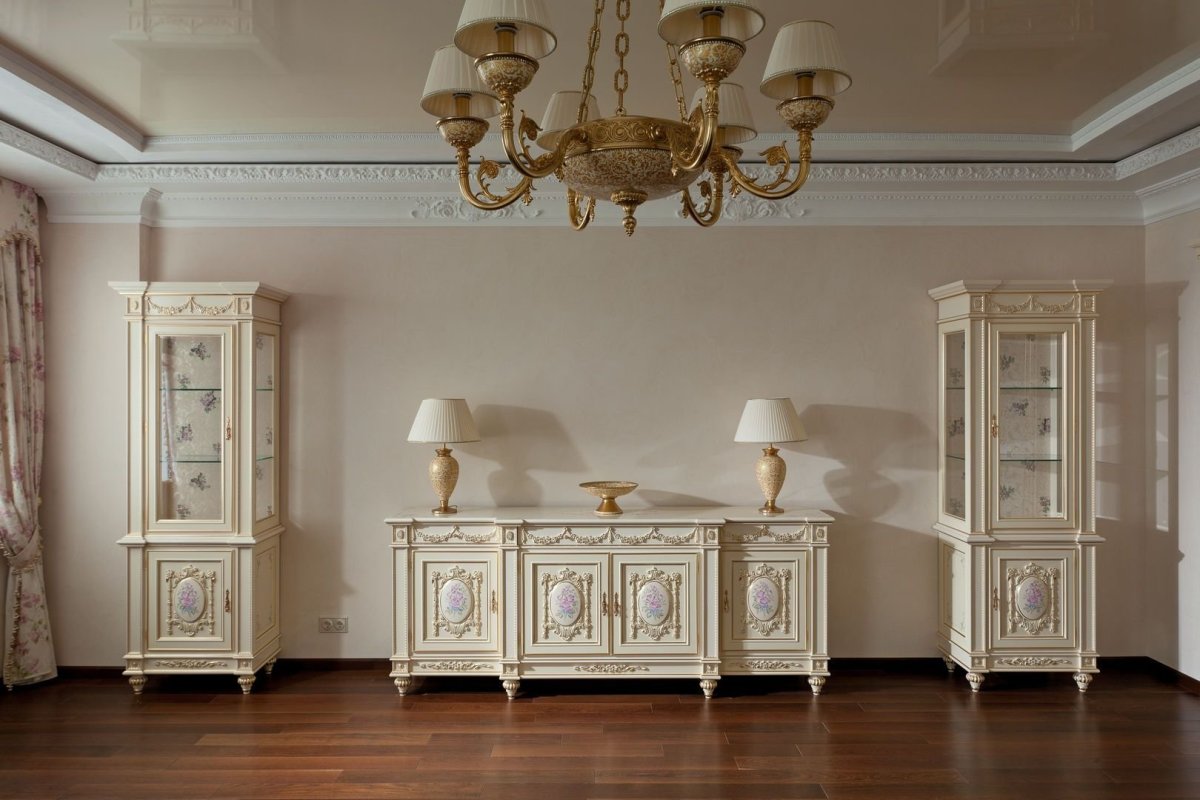 Комната с желтыми стенами