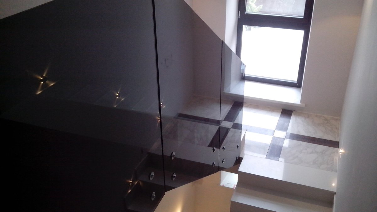 Стеклянные элементы кухни