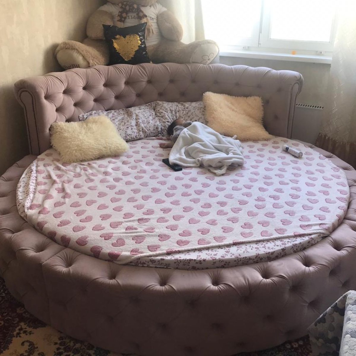 Круглая кровать