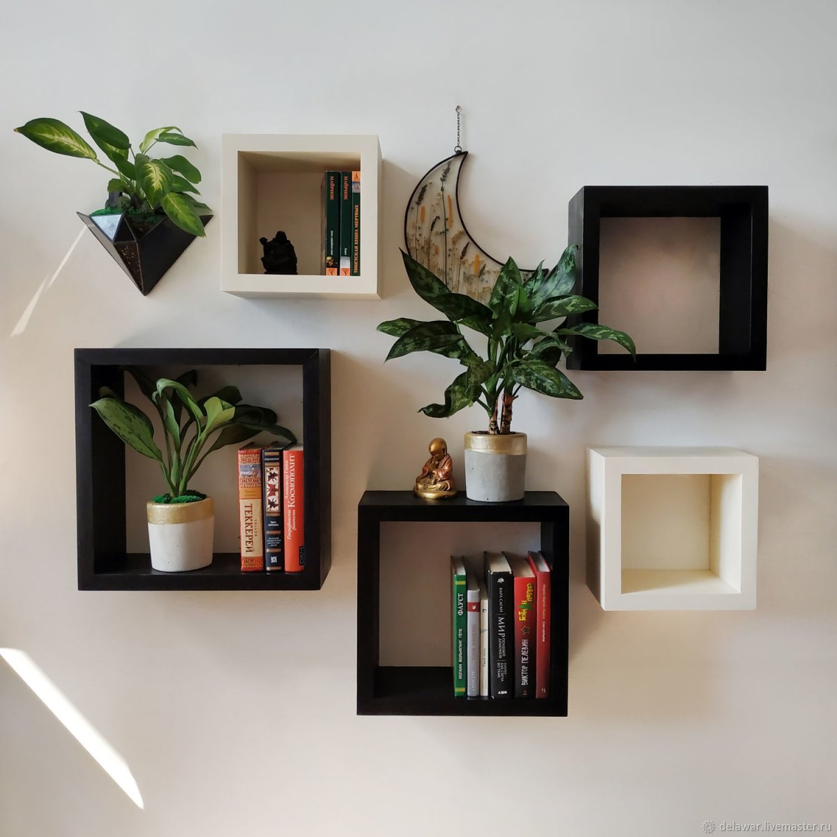 Книжные полки необычные настенные