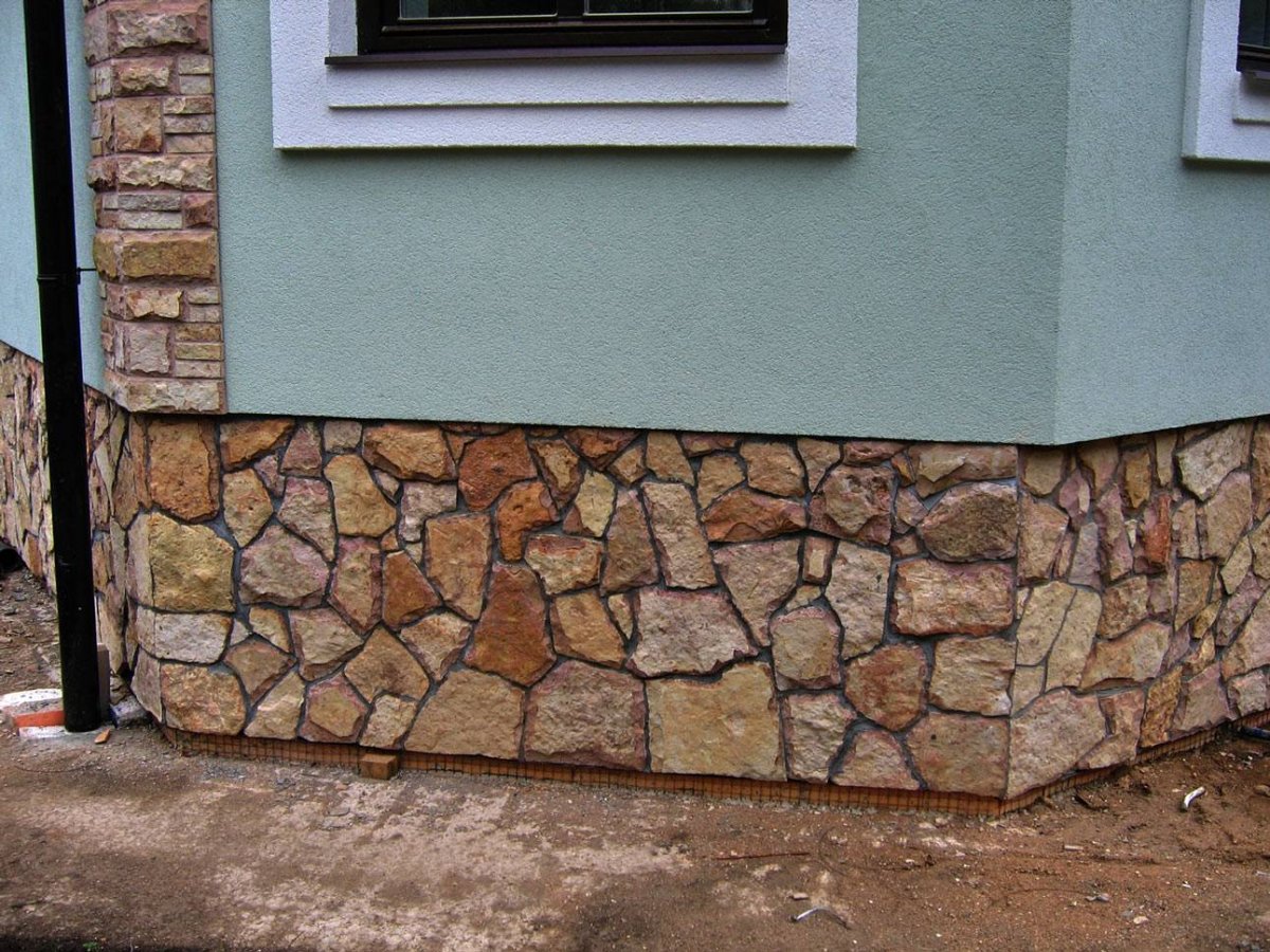 Отделка фундамента