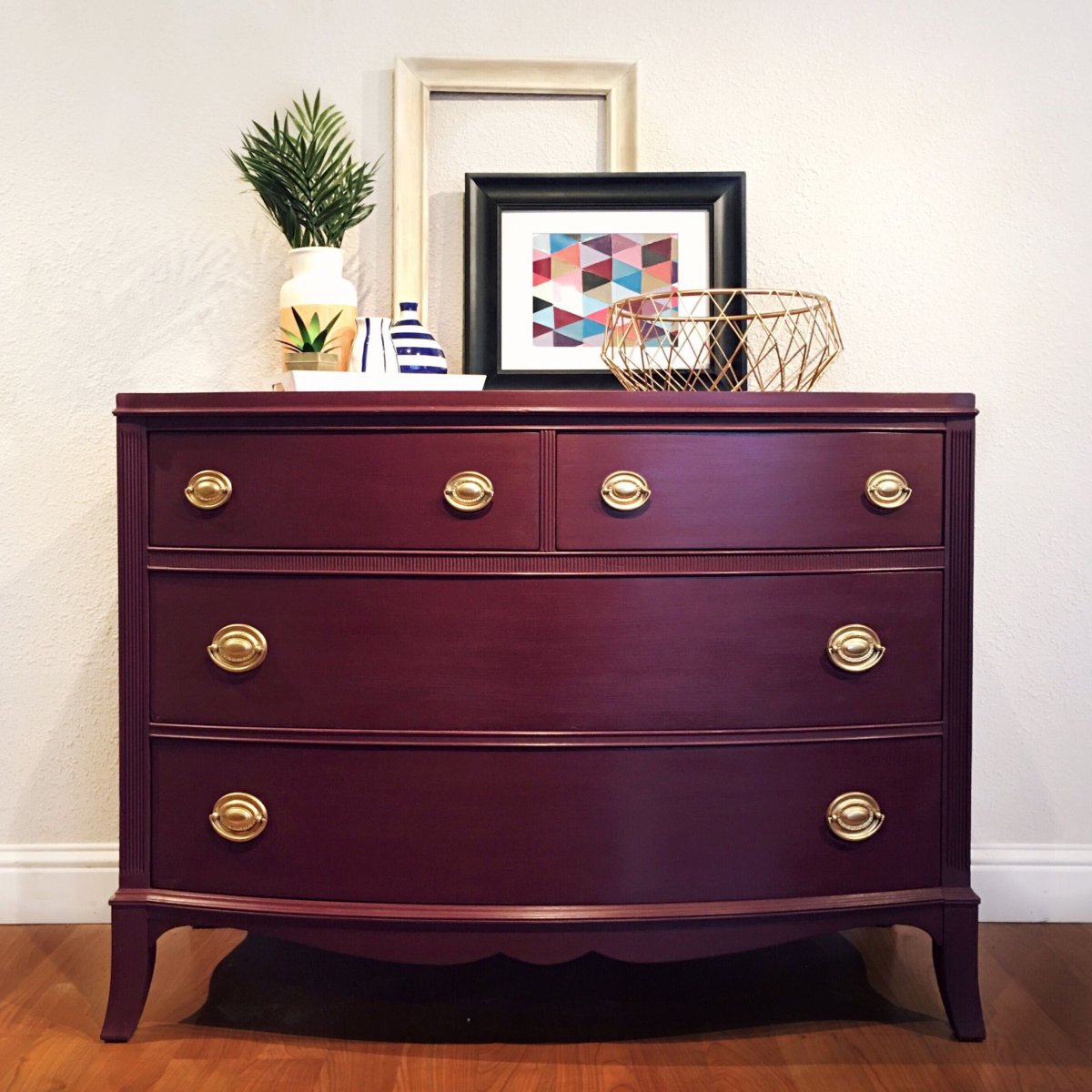 Фиолетовый комод