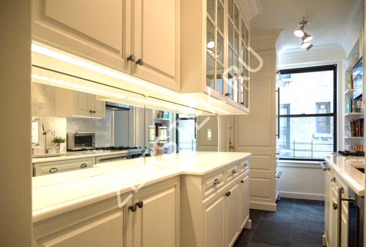 Зеркальный кухонный фартук