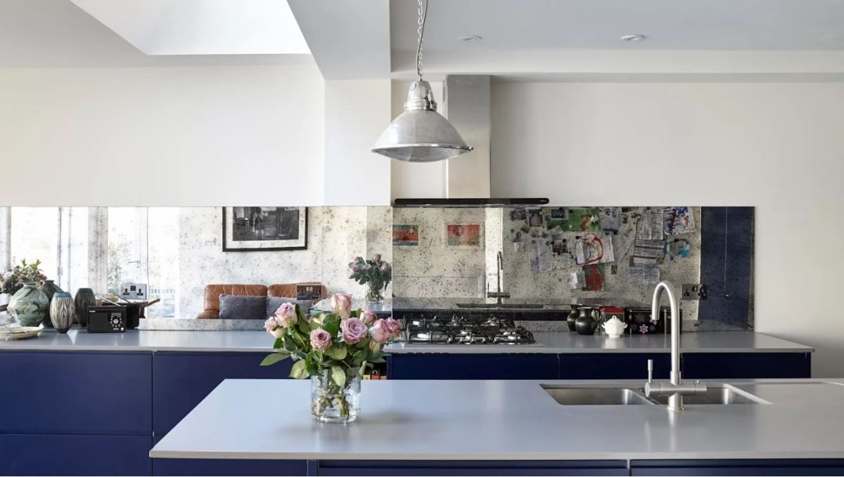 Фартук для кухни из состаренного зеркала