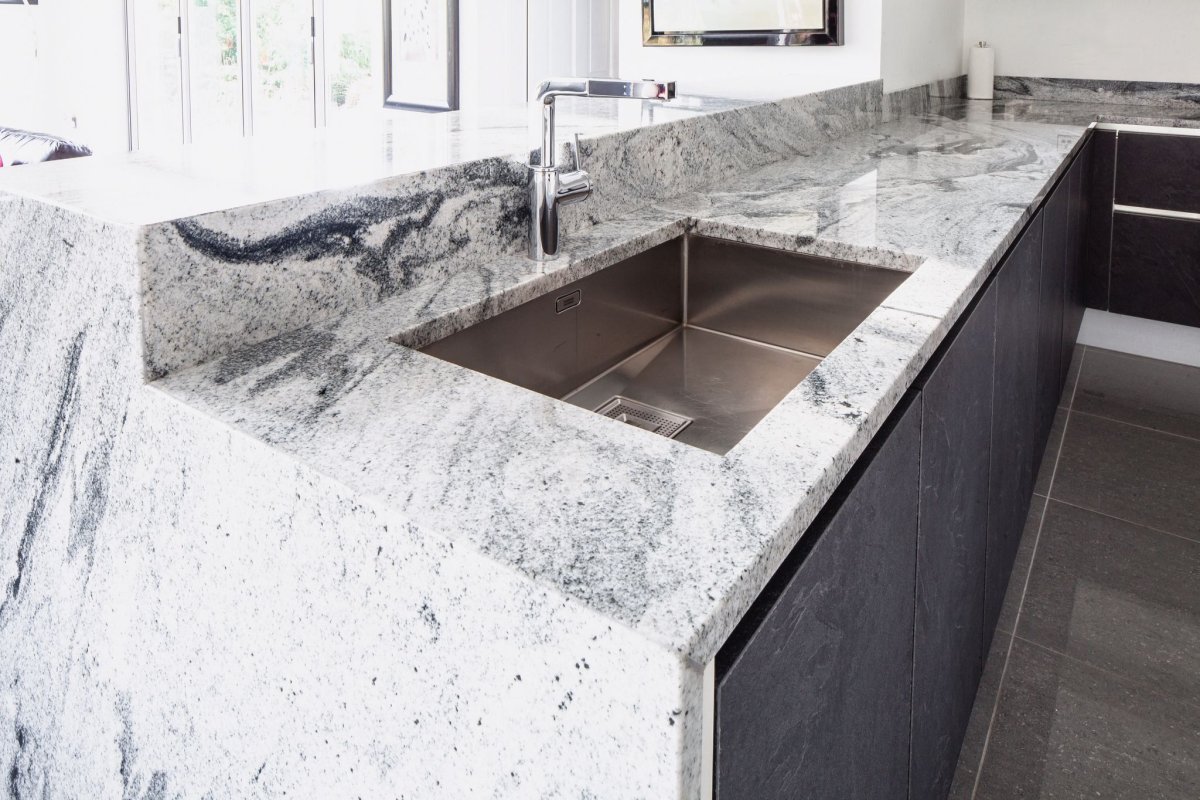 Столешница Калакатта марбле