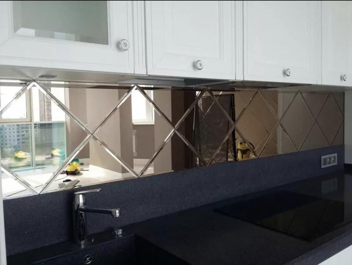 Зеркальный фартук для кухни