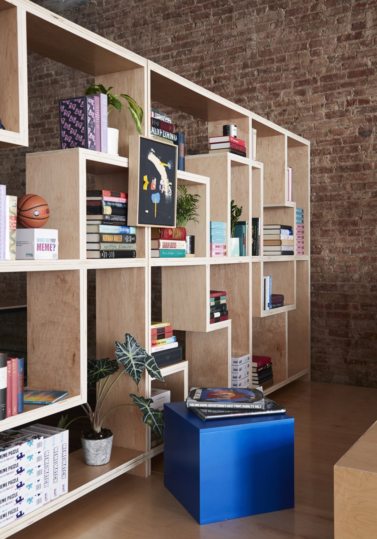 Полки Кубы в интерьере