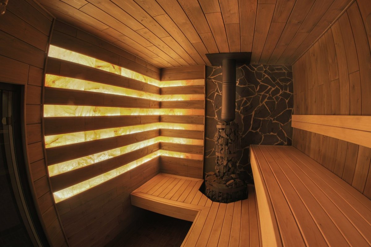 Угловые полки из дерева