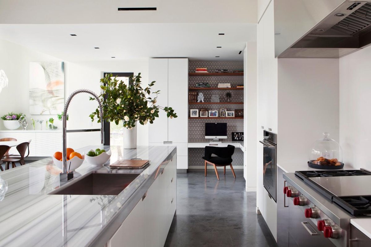 Кухня в офисе стильно