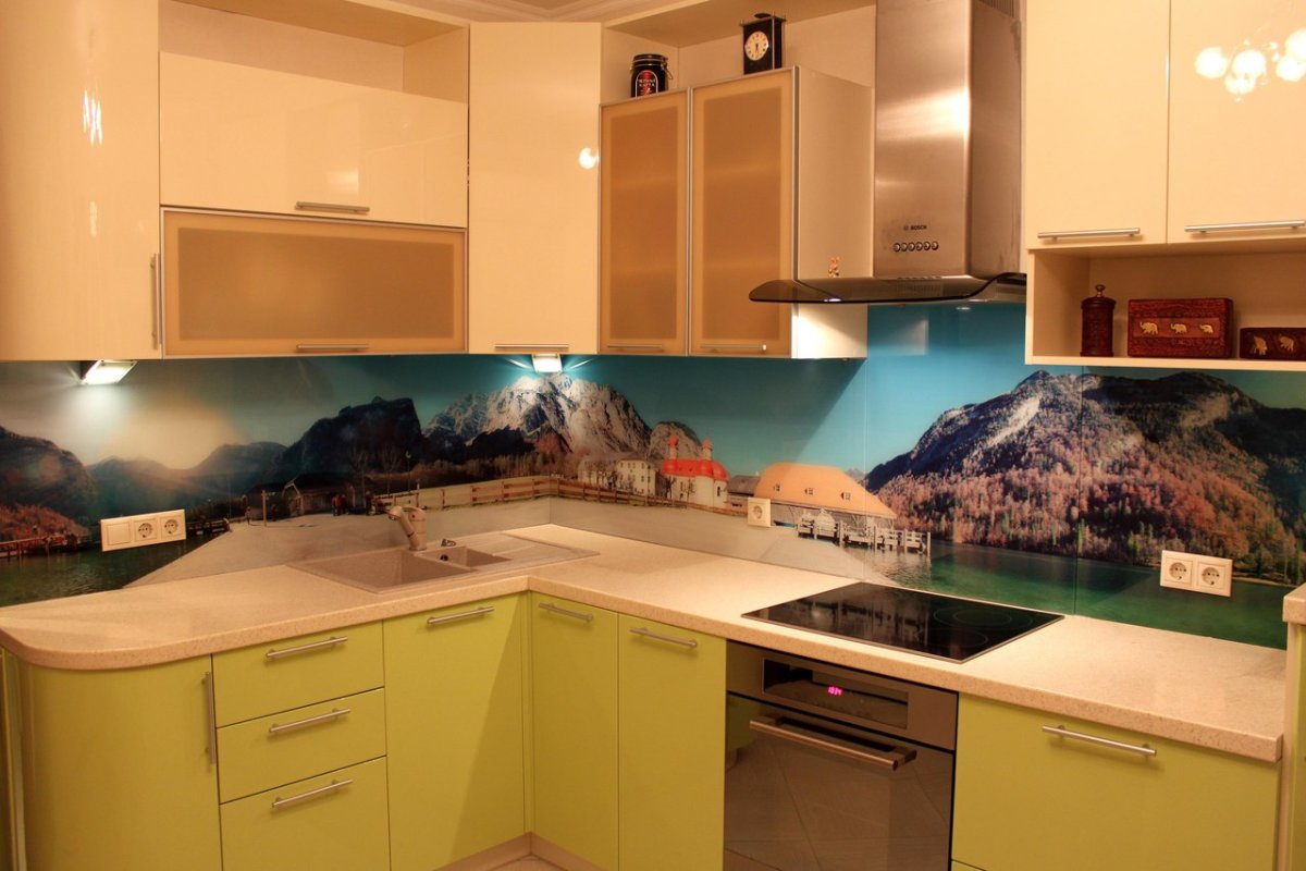 Скинали фартук для кухни из стекла