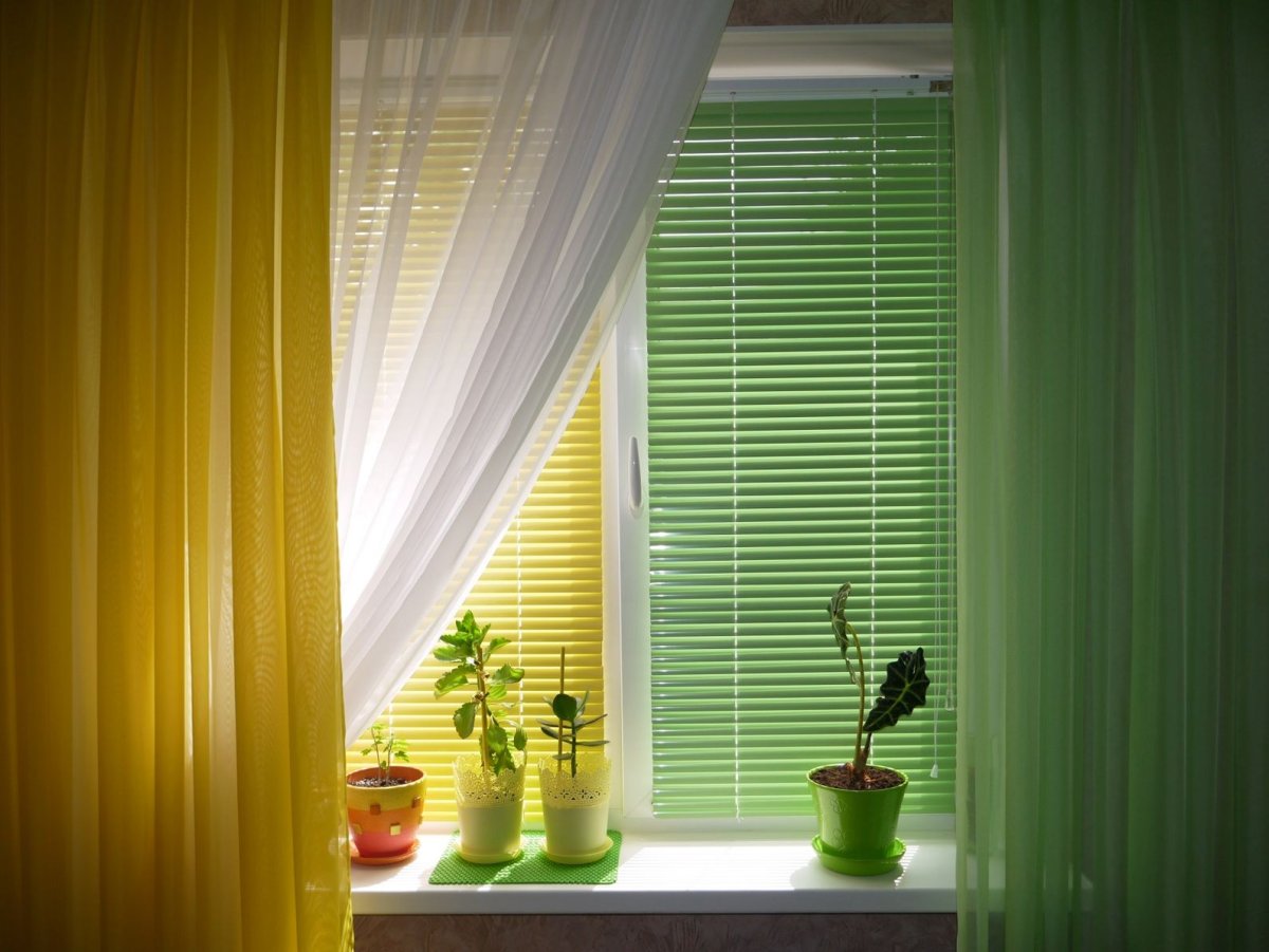 Рулонные шторы с ламбрекеном