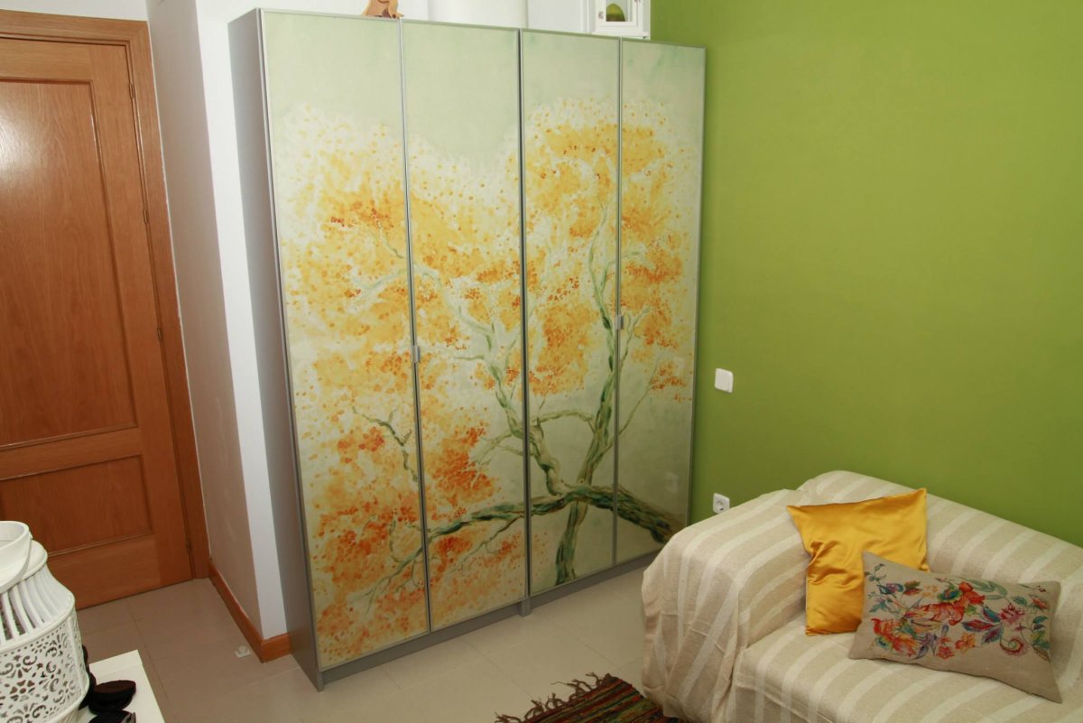 Обклеить шкаф купе