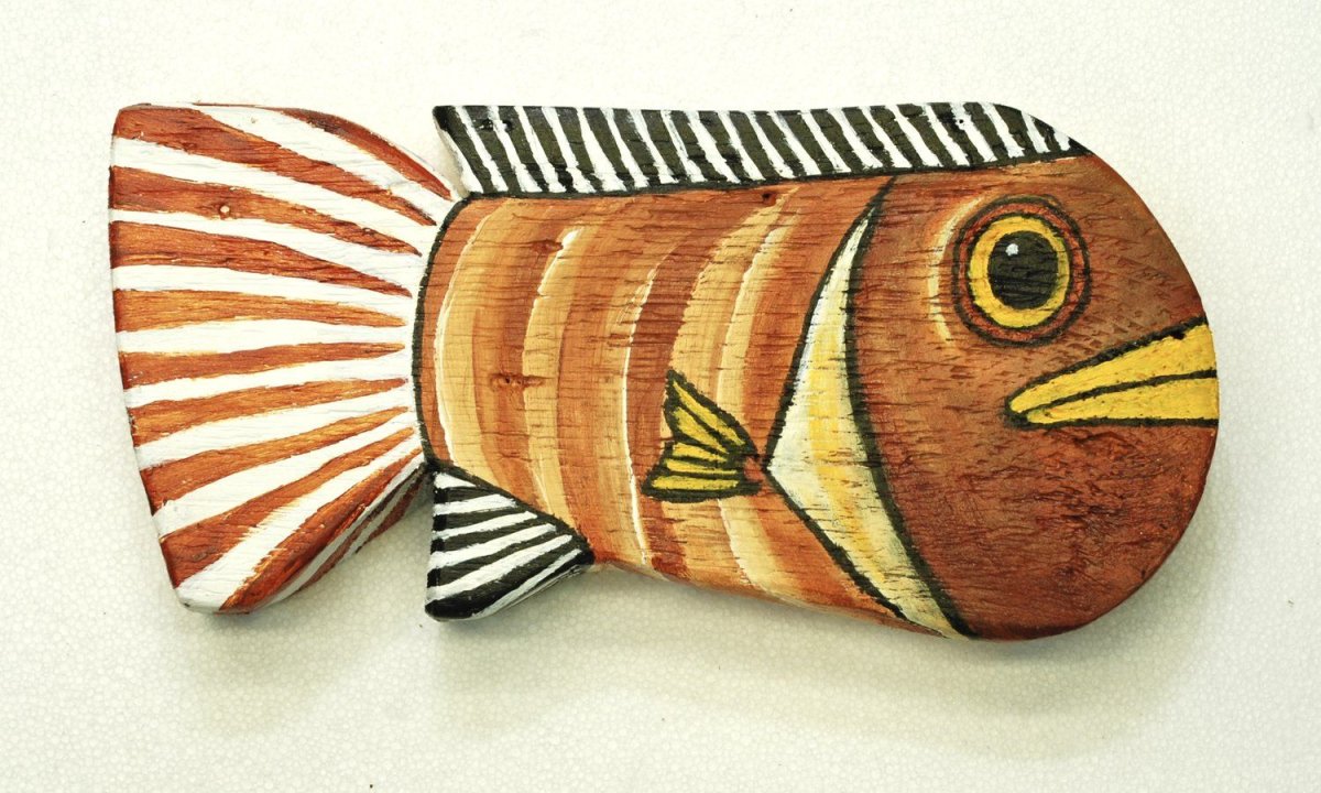 Поделка рыба на доске