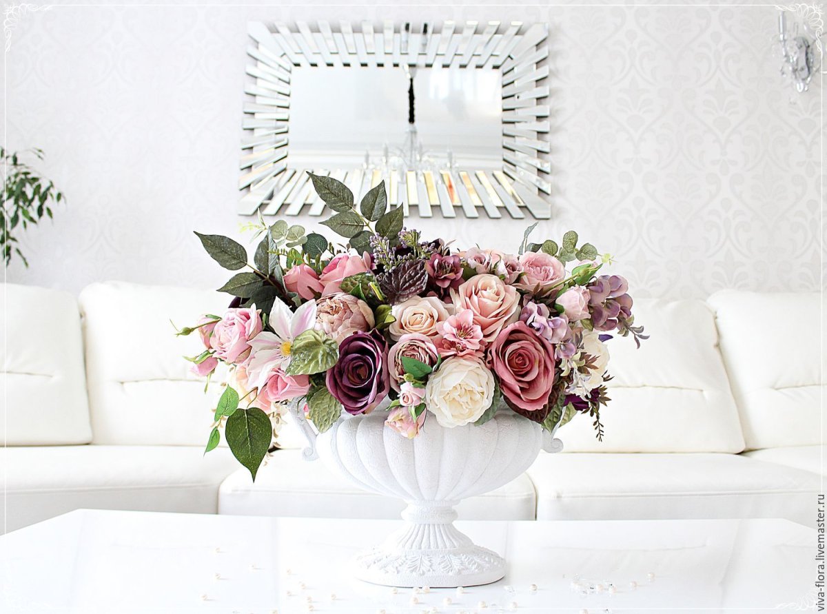 Вазы на кухне с цветами декор