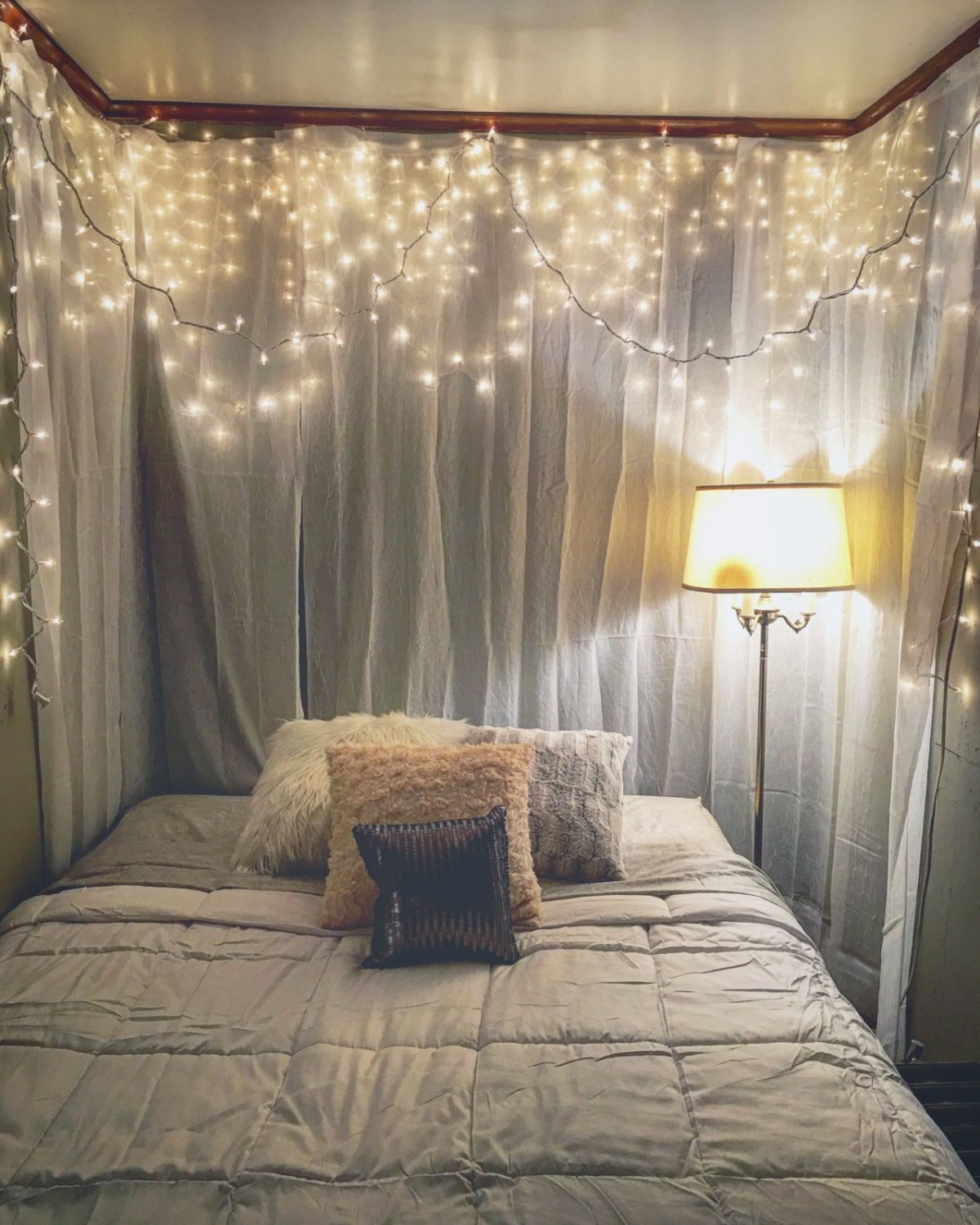 Гирлянда на кровать