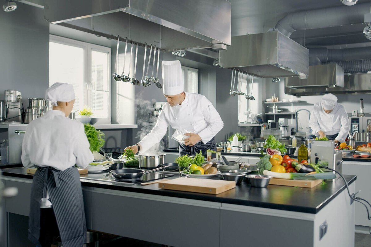 Профессиональная кухня ресторана