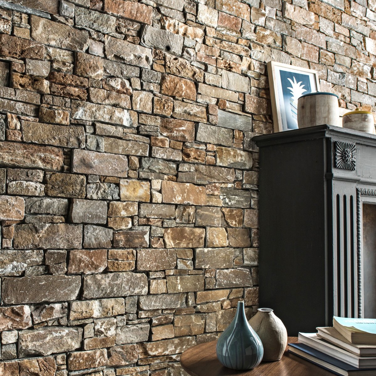 Красивая стена из камня