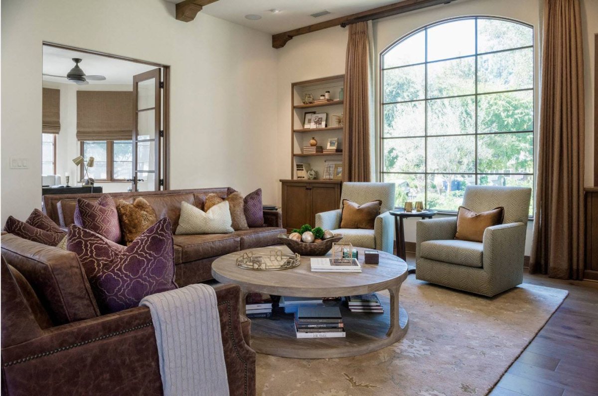 Интерьер в бежево красных тонах