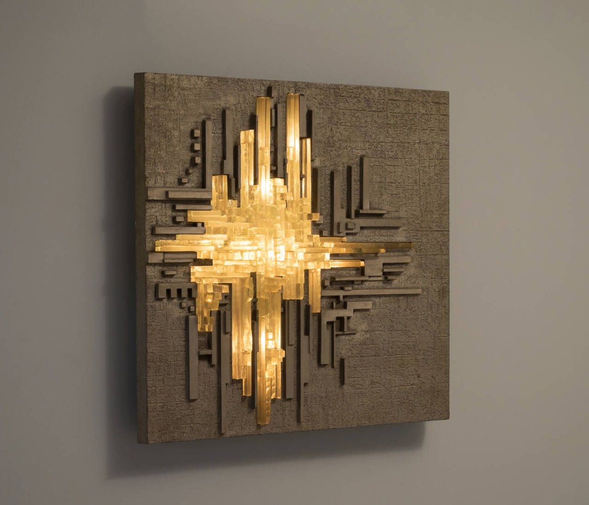 Задекорировать пустую стену в гостиной