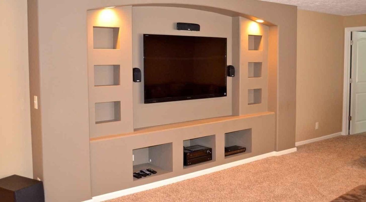 Телевизор в нише