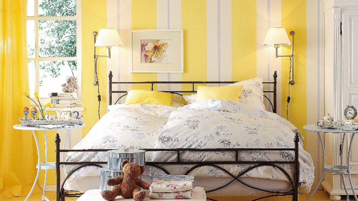 Бледно-желтый цвет в интерьере