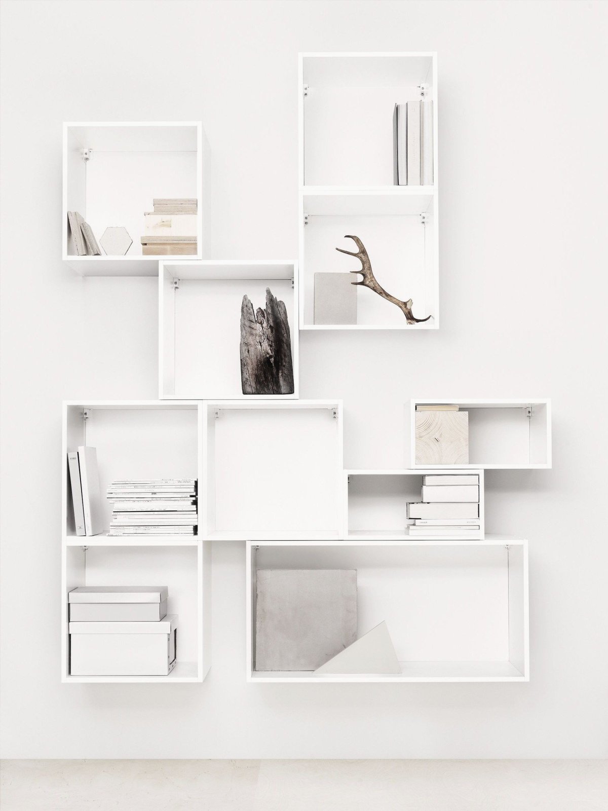 Белые полки