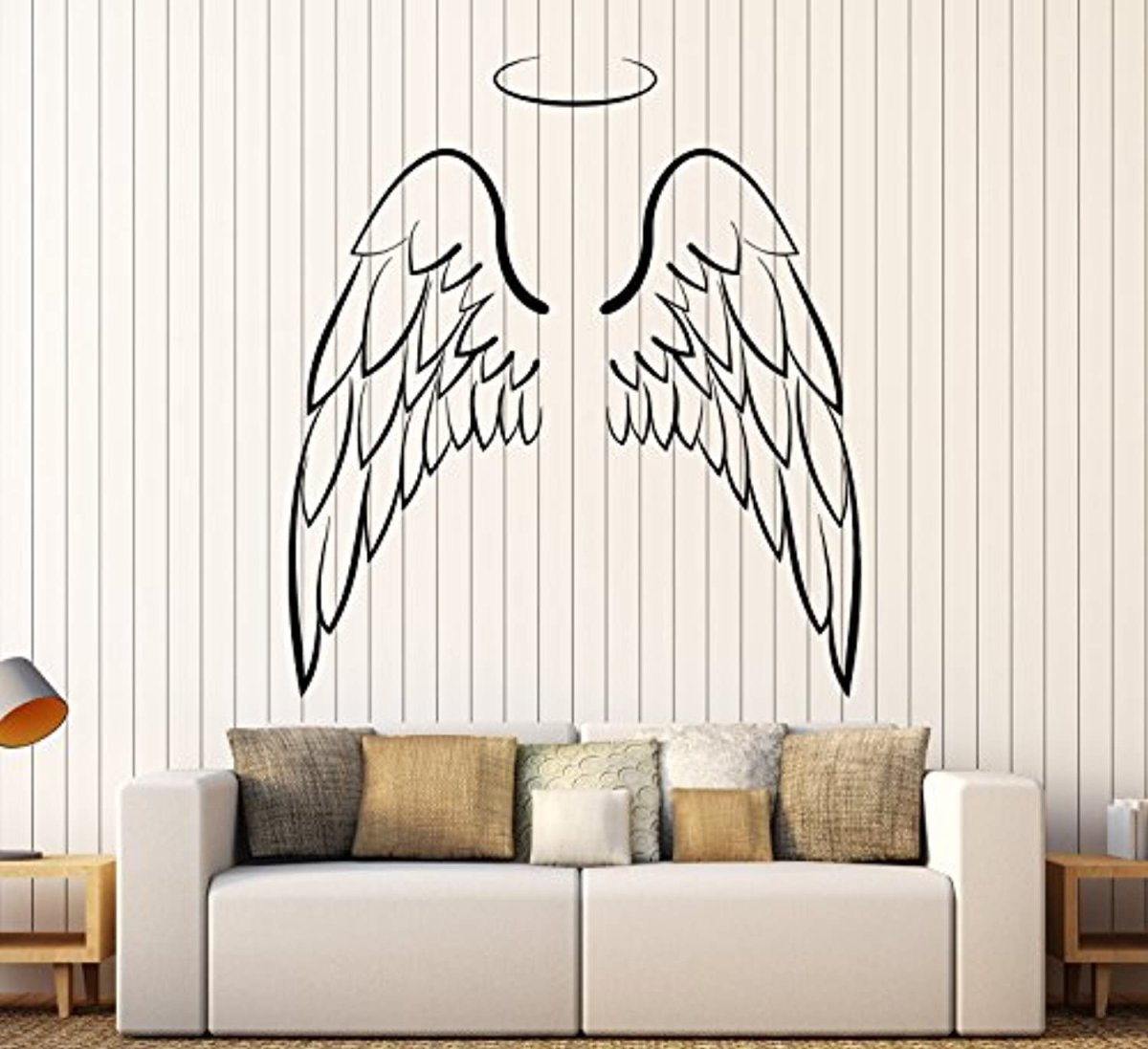 Крылья на стене