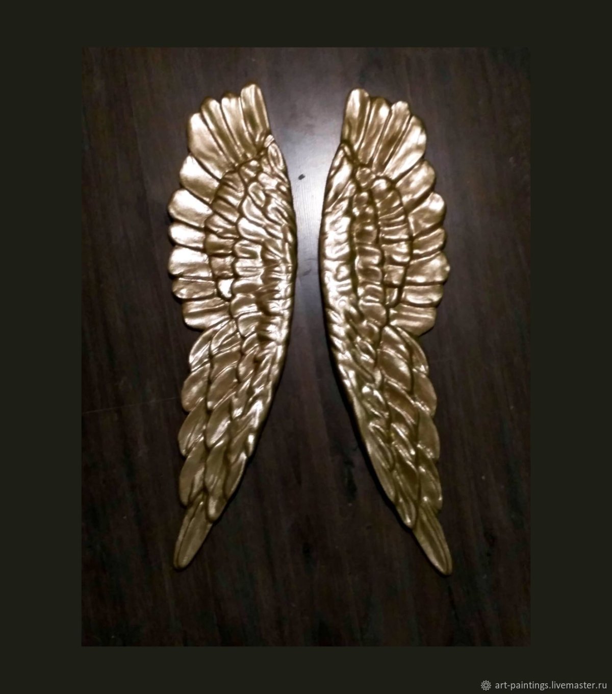 Ангел с крыльями