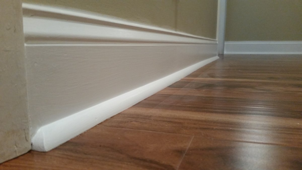 Плинтус для ковролина Korner listwa