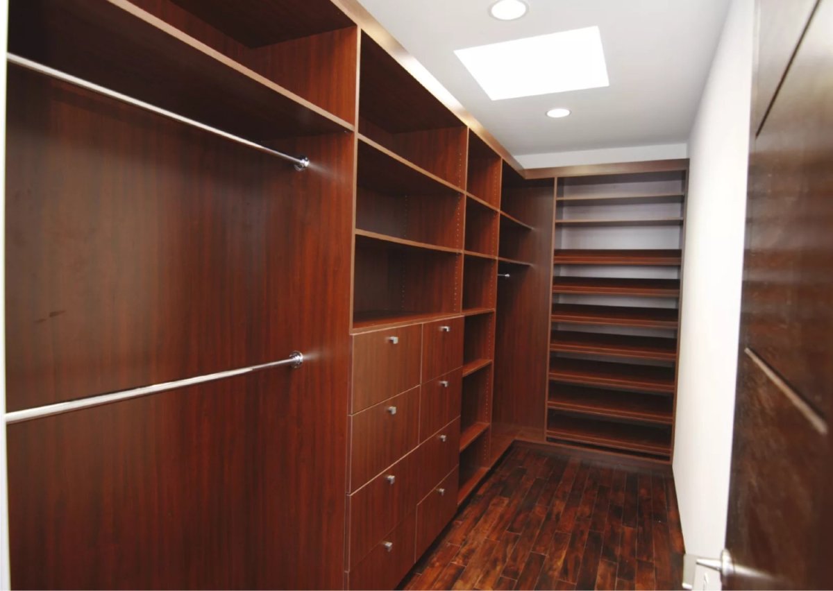 Стеллаж в кладовку из дерева