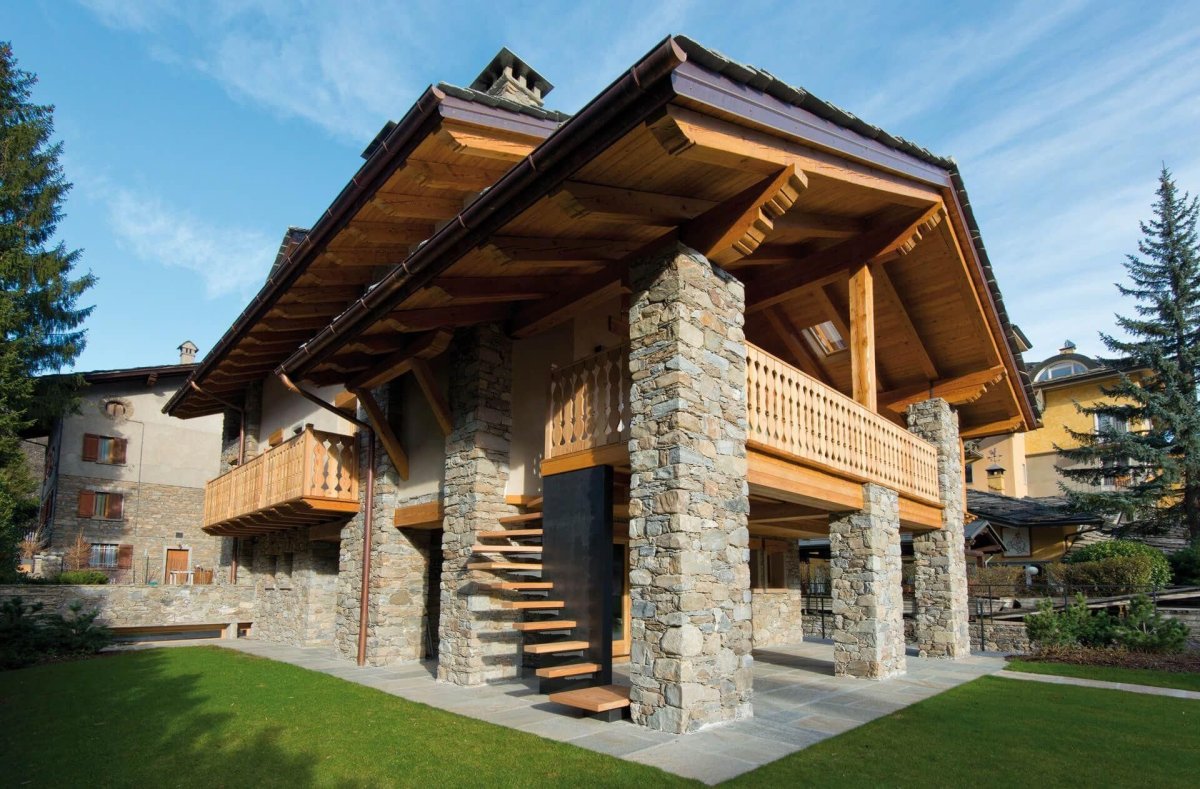 Боковая стена дома