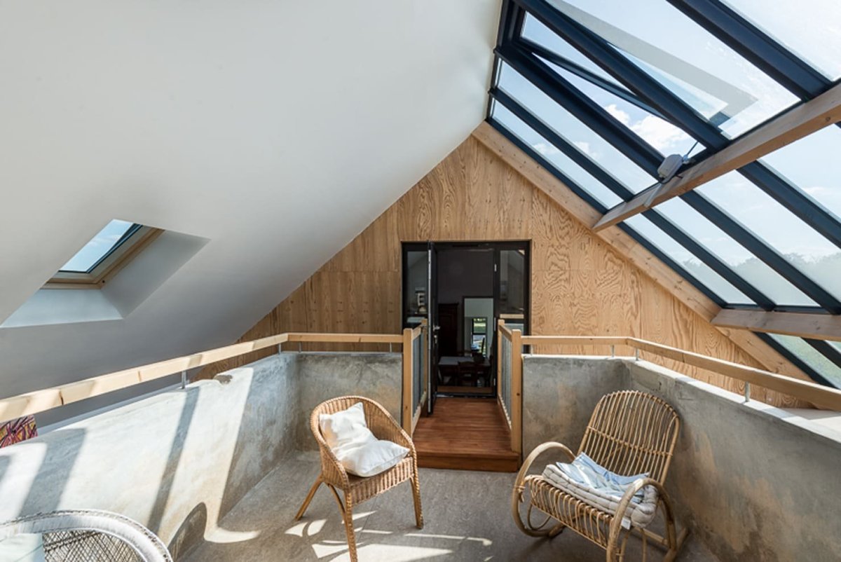 Планировка мансарды с двускатной крышей