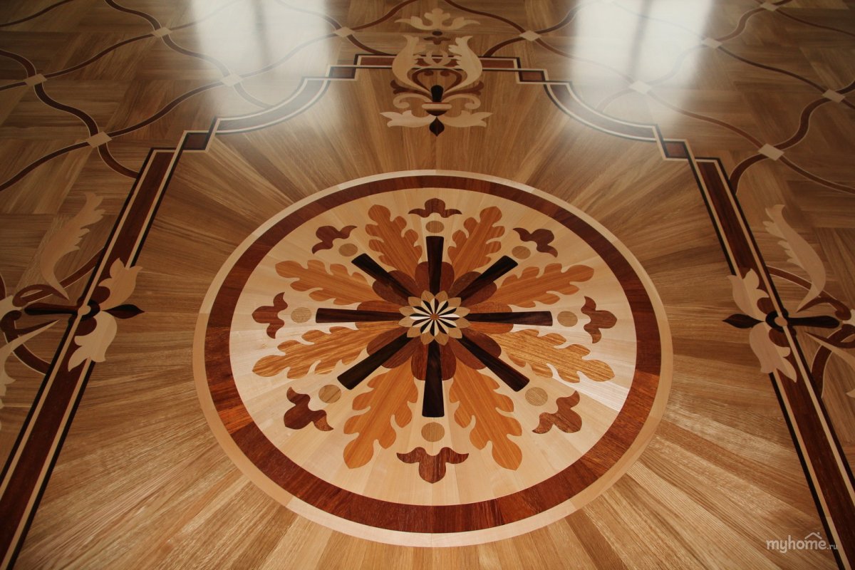 Художественный паркет в квартире красивый