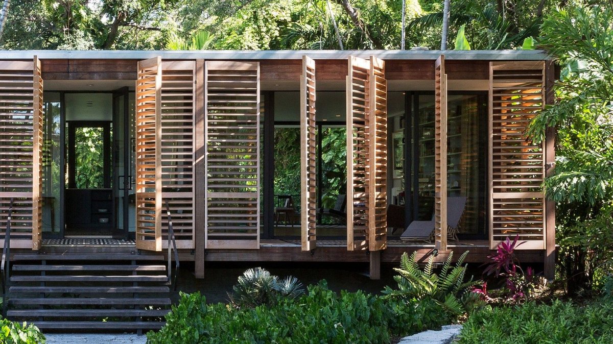 Терраса с жалюзийными