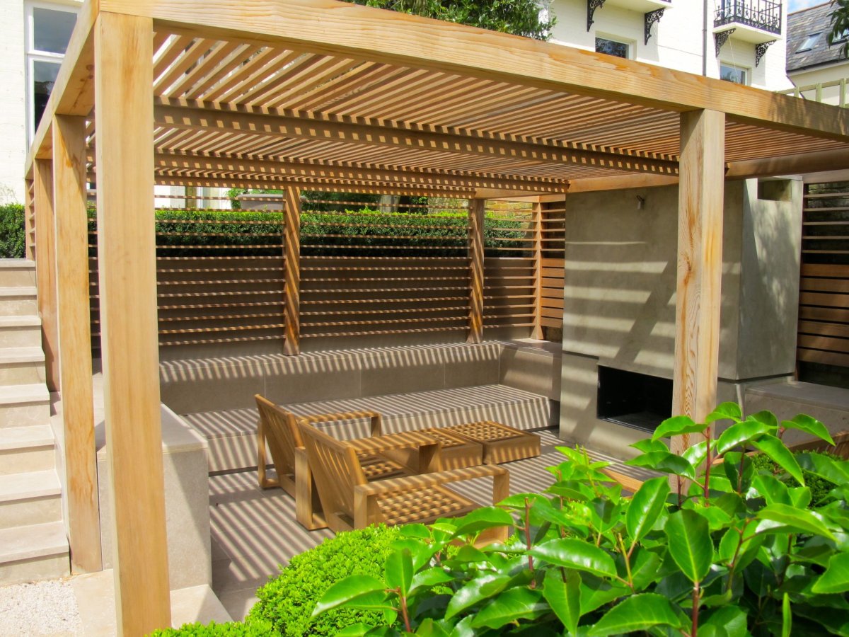 Деревянная решетка для веранды